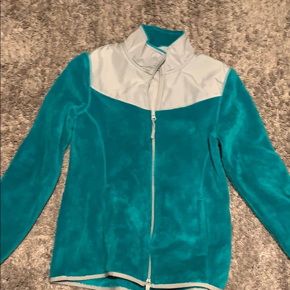 Warm throw sweater/jacket light for nice weather